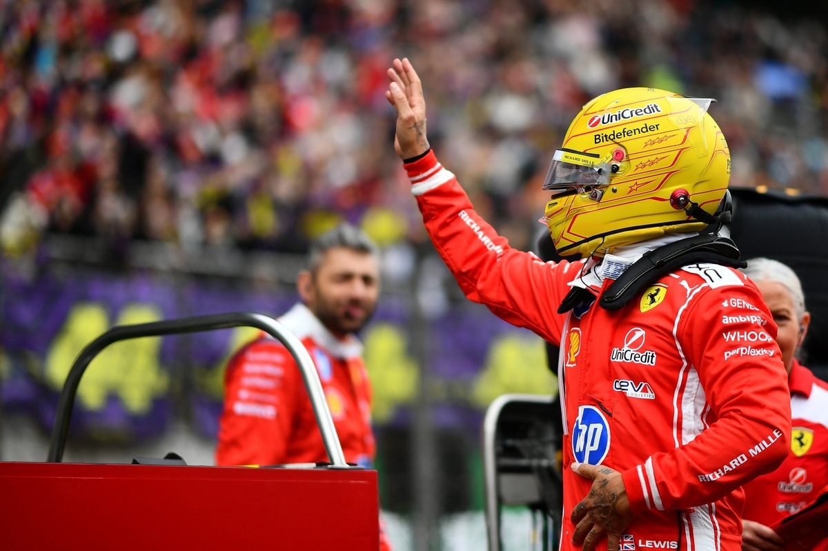 Hamilton en Ferrari : Une victoire symbolique et un tournant stratégique