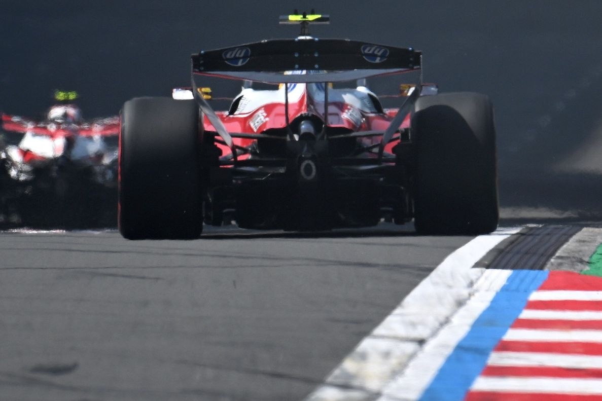 Ferrari fait marche arrière sur son aileron rotatif : un coup de frein stratégique