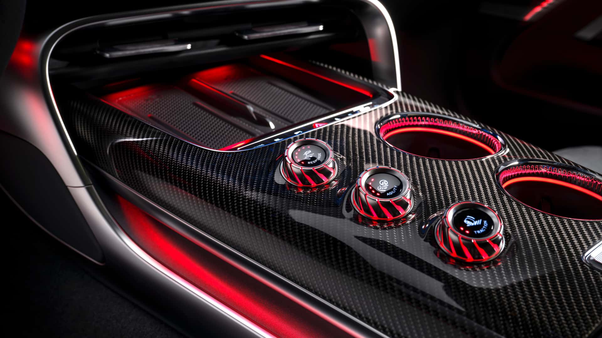 Mercedes-AMG GT 4 Купе: Внутренняя революция, переопределяющая спортивный люкс