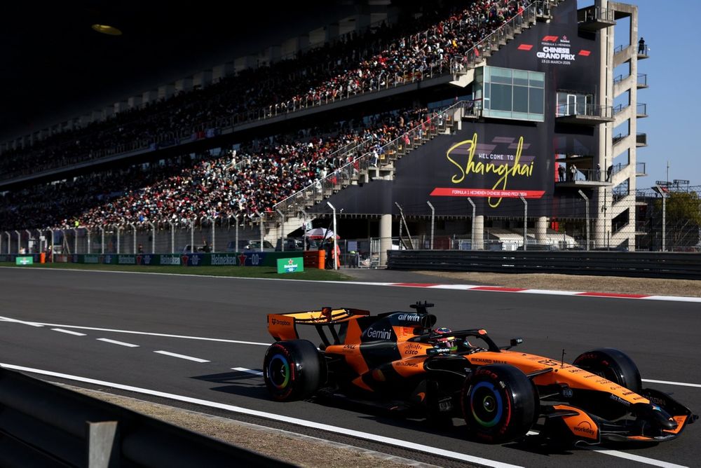 McLaren Enfrenta Doble Abandono: Entre la Desilusión y la Esperanza de Renovación