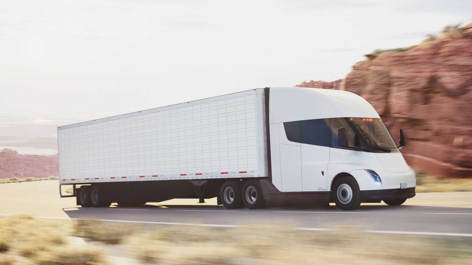أول محطة شحن عامة لـ Tesla Semi تخيب الآمال في وعود القوة