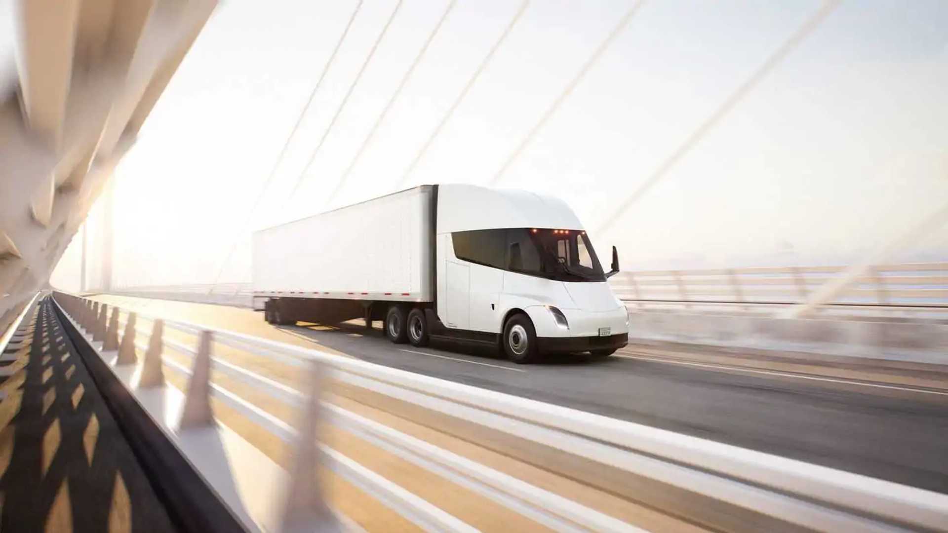 أول محطة شحن عامة لـ Tesla Semi تخيب الآمال في وعود القوة