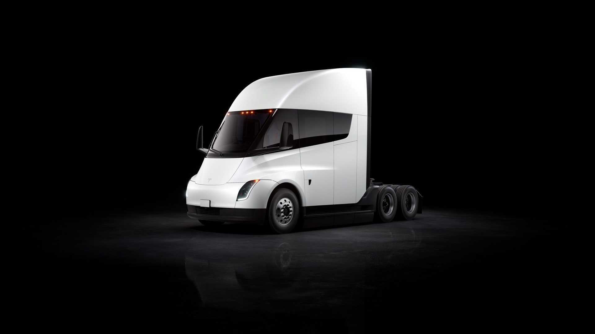 أول محطة شحن عامة لـ Tesla Semi تخيب الآمال في وعود القوة