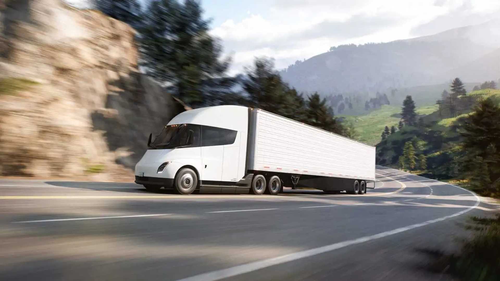 أول محطة شحن عامة لـ Tesla Semi تخيب الآمال في وعود القوة