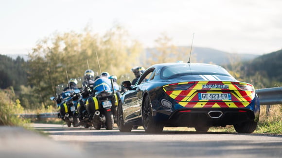 Une vaste op&eacute;ration de contr&ocirc;le dans le Val-d&rsquo;Oise a permis d&rsquo;intercepter 23 conducteurs sans permis et 32 sans assurance en seulement quatre heures. &copy; Gendarmerie Nationale