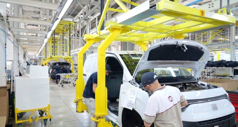 Stellantis renforce son usine en Algérie et crée des emplois