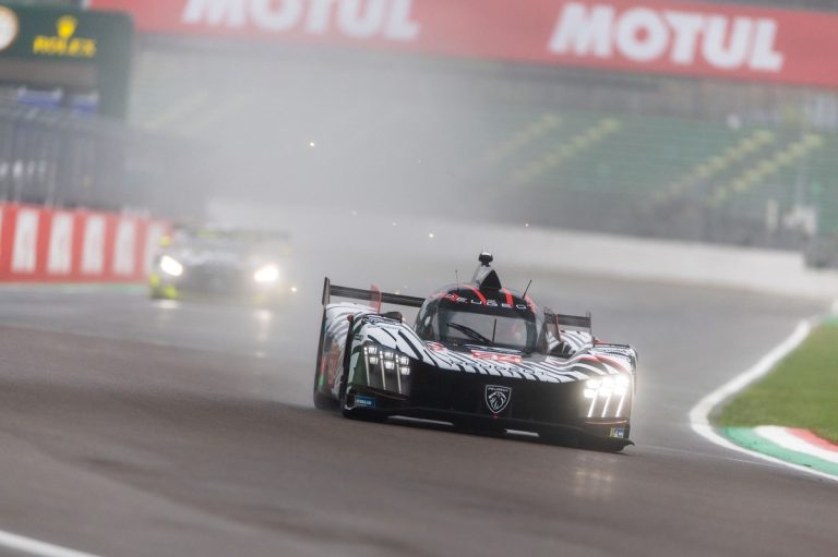 Peugeot s’affirme lors d’un Prologue pluvieux à Imola