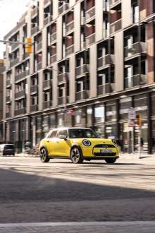 BMW iX3 Orders Surge Amid Electric Vehicle Boom