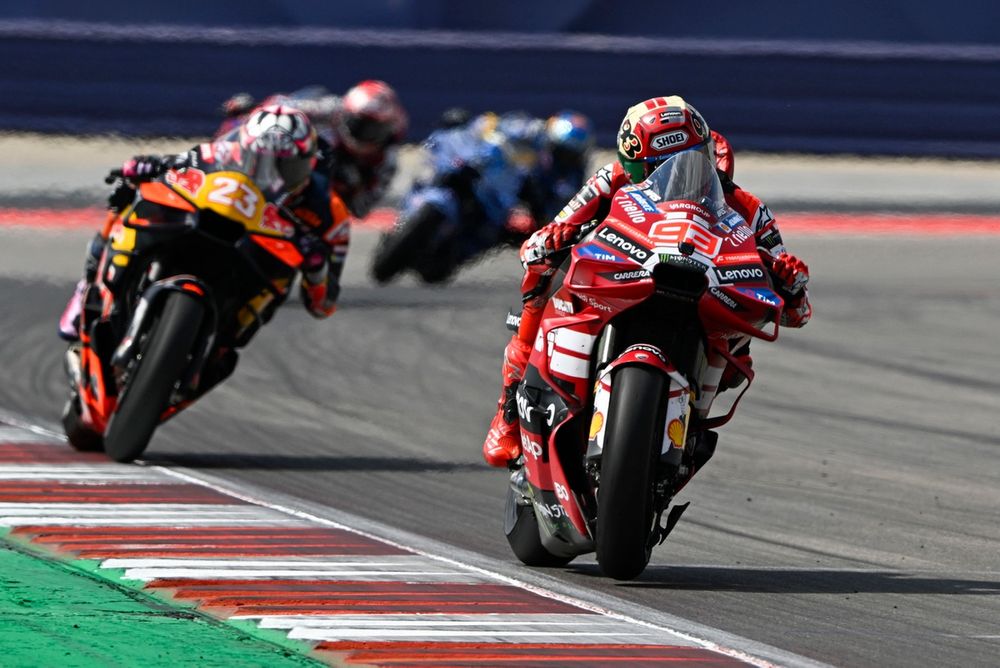 Bezzecchi apunta al t&iacute;tulo pero debe manejar la presi&oacute;n