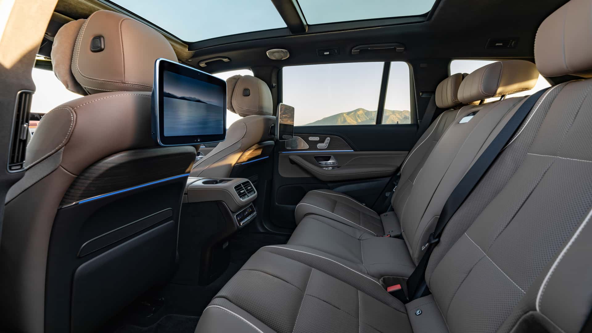 2026 Mercedes GLS: Luxury Meets Advanced Tech