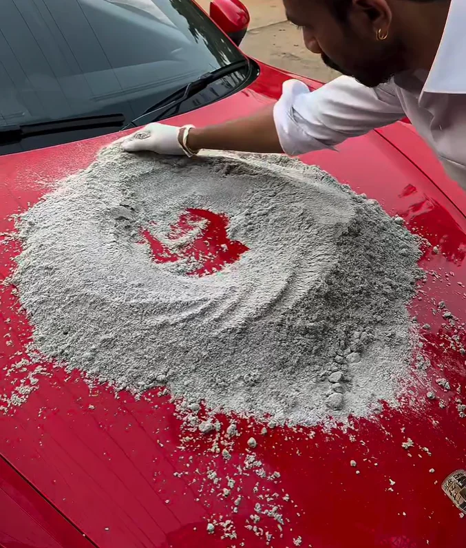 Usam um Porsche Boxster para tapar um buraco