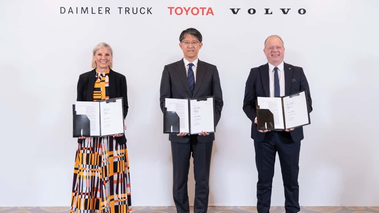 Toyota mise sur l’hydrogène avec Daimler et Volvo