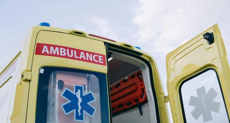 Finistère : une conductrice saine et sauve après des tonneaux spectaculaires sur la RN165