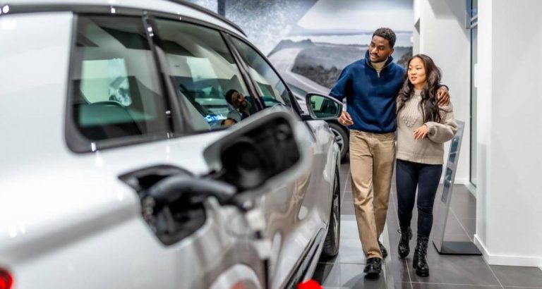 Leasing électrique : pourquoi cette formule séduit face à l’achat classique ?