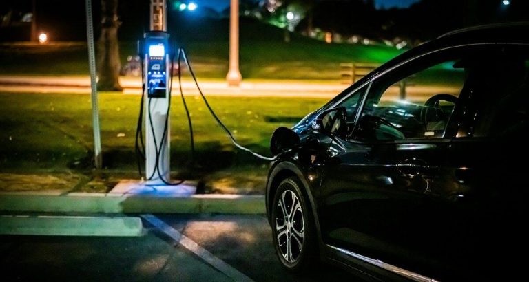 USA : la taxe sur les voitures électriques divise