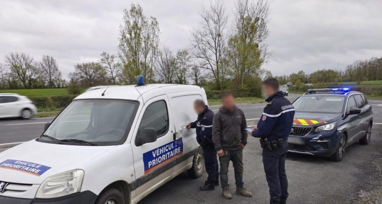 Gyrophare sur utilitaire : l’astuce géniale qui finit au poste de gendarmerie