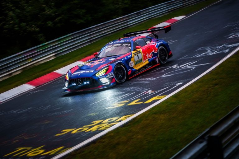 24H du Nürburgring : abandons en cascade, Verstappen prend une option sur la victoire