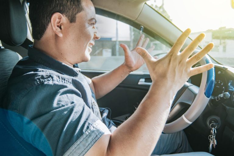 Les automobilistes français excédés : le Top 5 des agacements sur la route