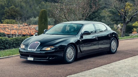 Une très rare Bugatti à 4-portes est à vendre aux enchères, combien peut-elle coûter ?
