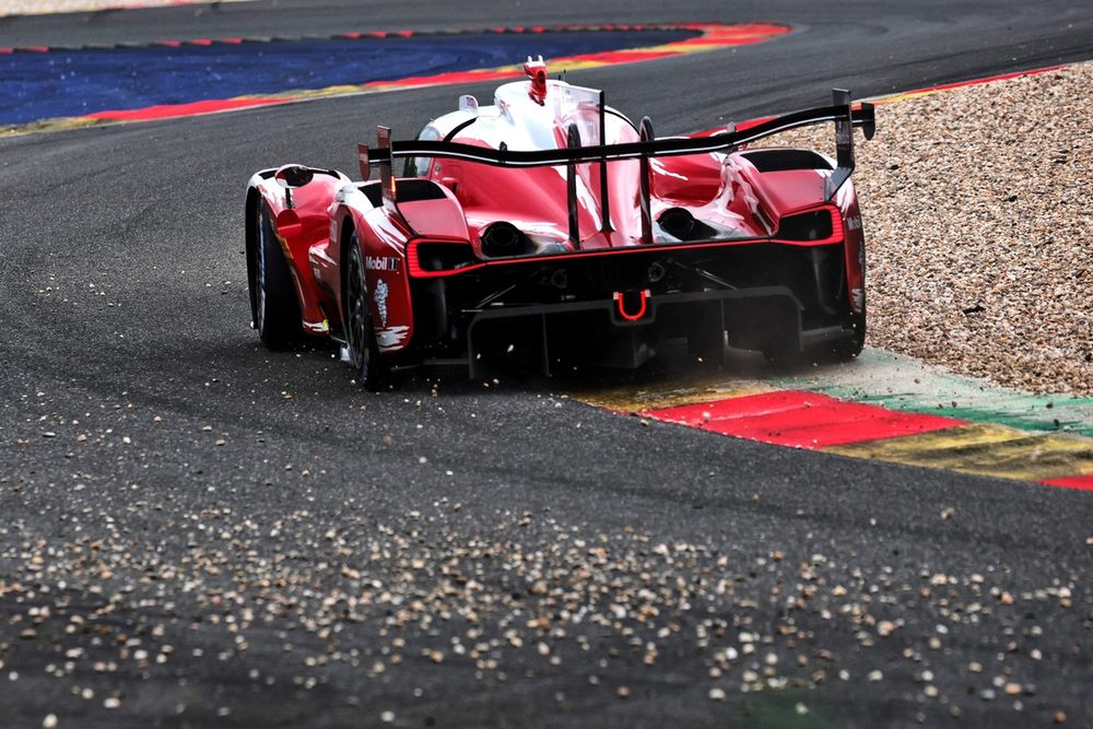 La Toyota TR010 n°7 de Mike Conway, Kamui Kobayashi et Nyck De Vries.