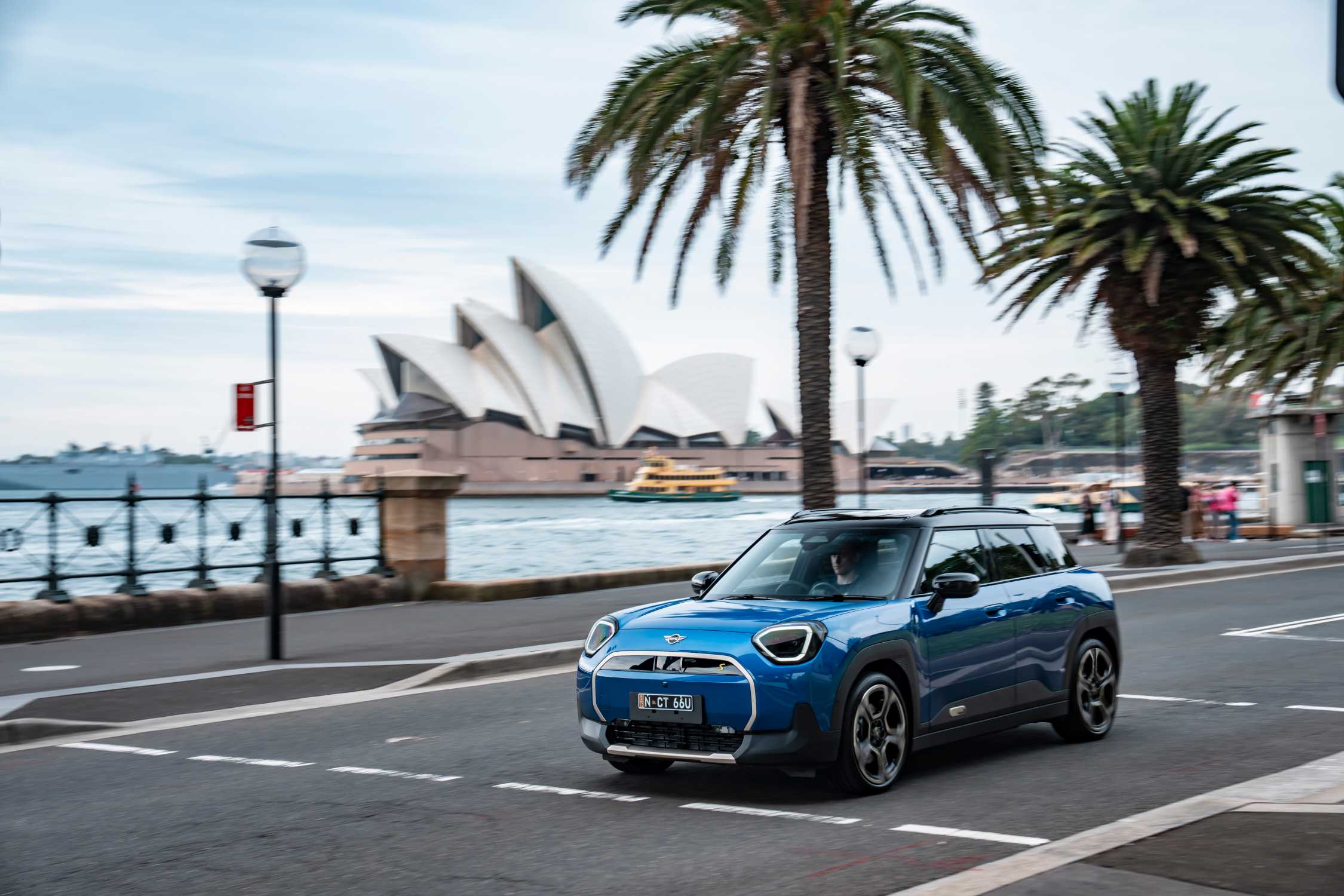 Down Under: The MINI Aceman SE on the Streets of Sydney.