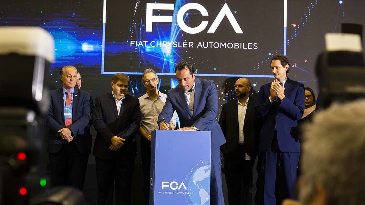Antonio Filosa et John Elkann