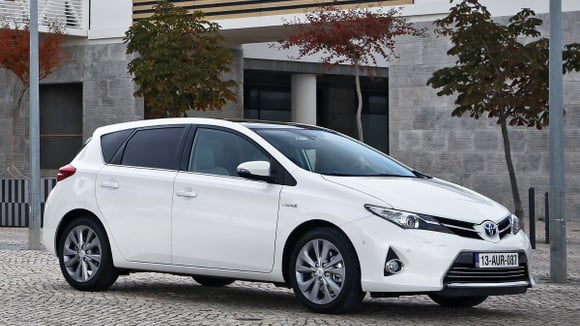 La deuxième génération de Toyota Auris a opté pour des lignes autrement plus spectaculaires que sa devancière. © Toyota