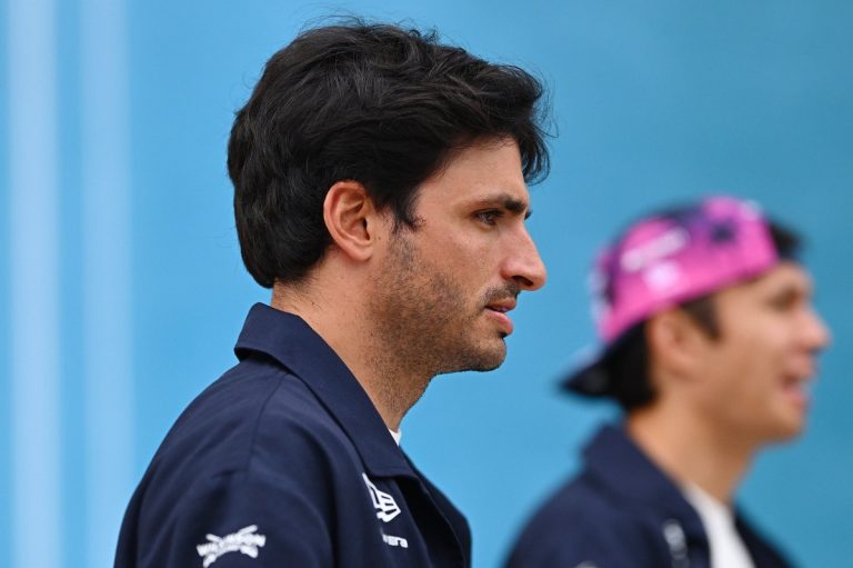 F1 2026 : Sainz tempère ses critiques, mais l’insatisfaction demeure