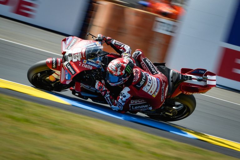 MotoGP Le Mans : Bagnaia et Márquez s’offrent la première ligne, Quartararo surprend