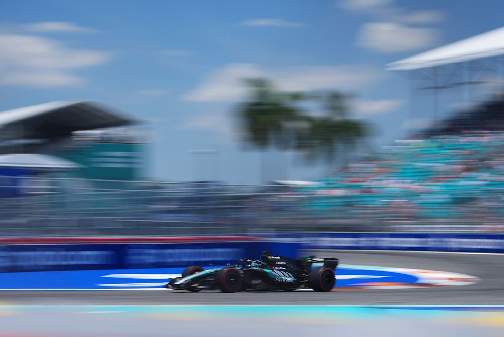 Mercedes ziet voorsprong verdampen in Miami: Russell slechts zesde voor sprintrace
