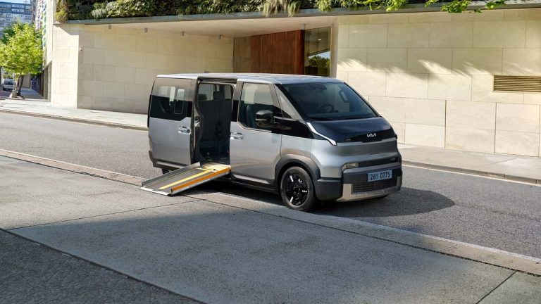Kia PV5 WAV : l’accessibilité repensée pour le fauteuil roulant