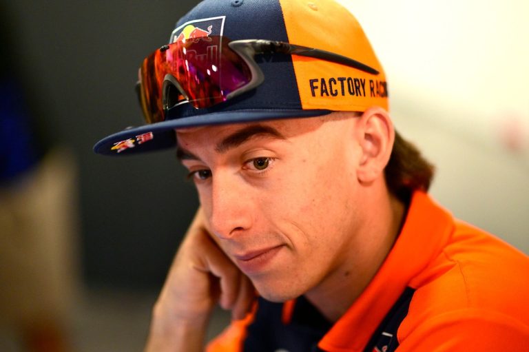 MotoGP : KTM confirme à Barcelone, Acosta mitigé malgré le meilleur temps