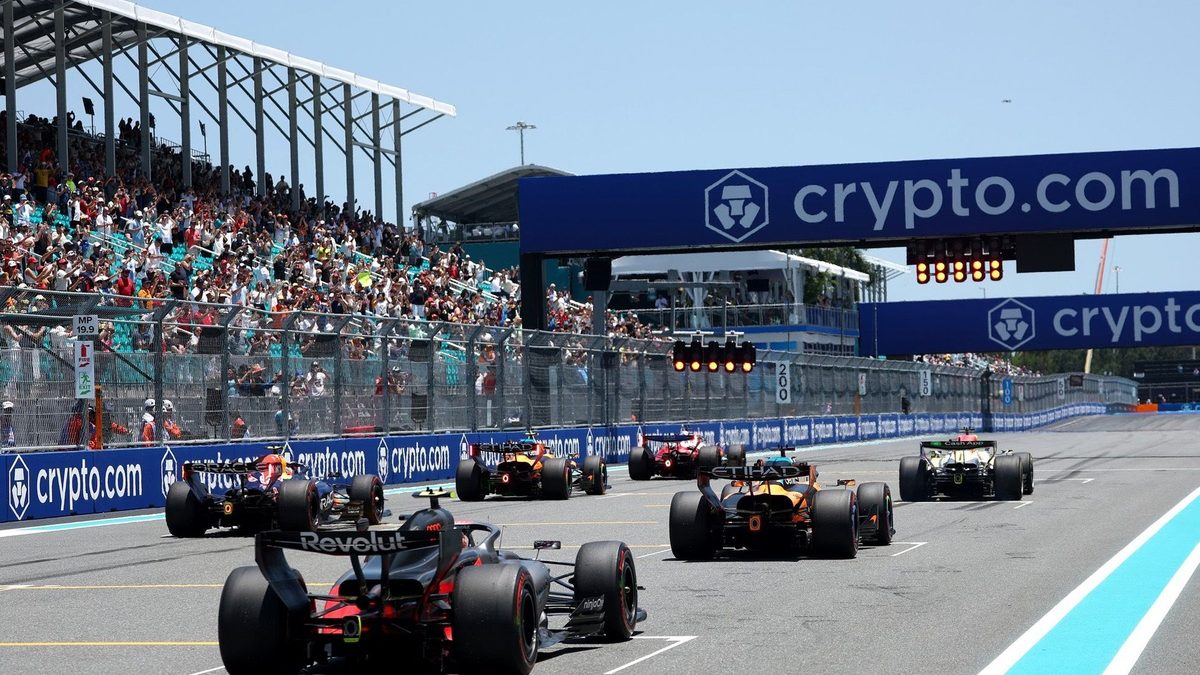 F1 : les V8 hybrides, le futur qui séduit le paddock