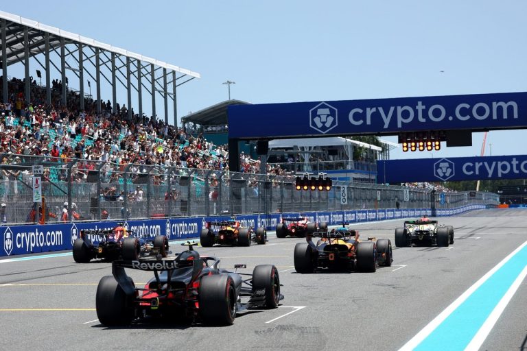 F1 : les V8 hybrides, le futur qui séduit le paddock