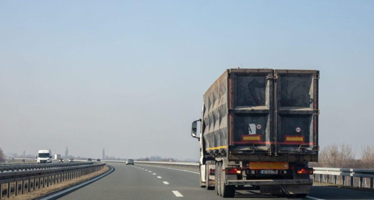 Italie : ivresse au volant, un chauffeur de camion sème la panique à contresens sur l’autoroute