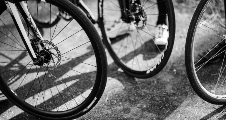 Cyclisme : Rohan Dennis, champion du monde déchu, défie une interdiction de conduire avec ses enfants