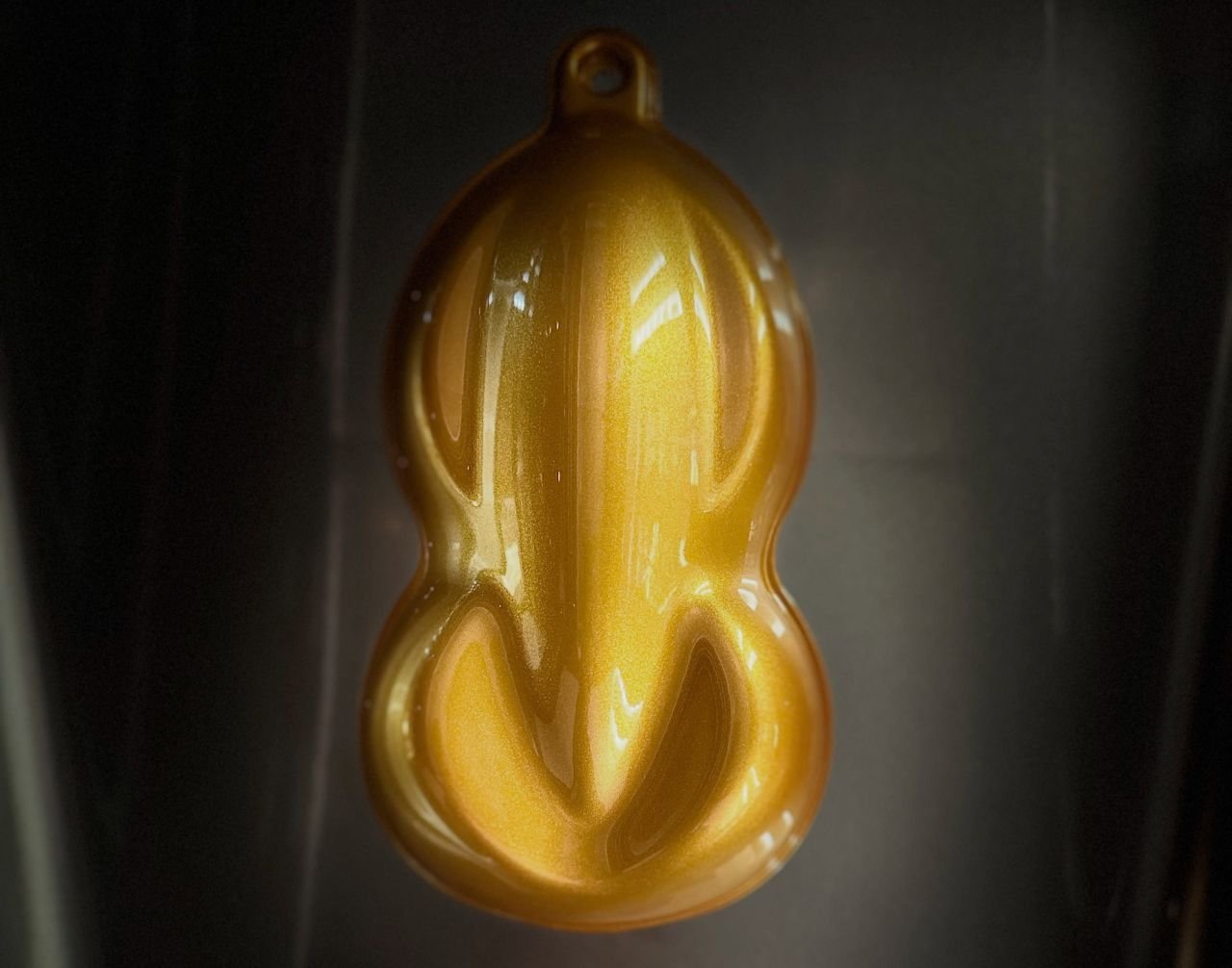 Pagani Utopia-Gold-Moon Rock paint