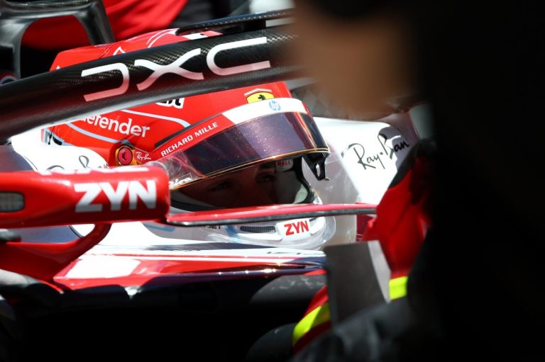 Leclerc zawstydzony po błędzie w Barcelonie. Ferrari traci szansę na pole position