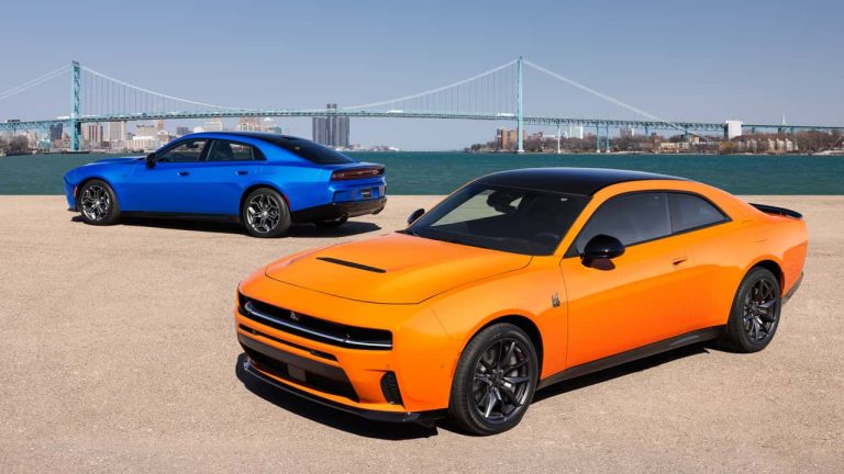 Dodge Charger : le muscle car américain renoue avec l’Europe en thermique et électrique