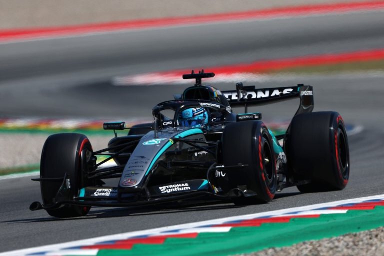 F1 : Russell en pole à Barcelone, Leclerc dans le mur, Hamilton sur le podium