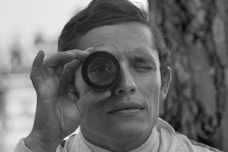 Jacky Ickx : trois photos, trois leçons de vie sur la piste