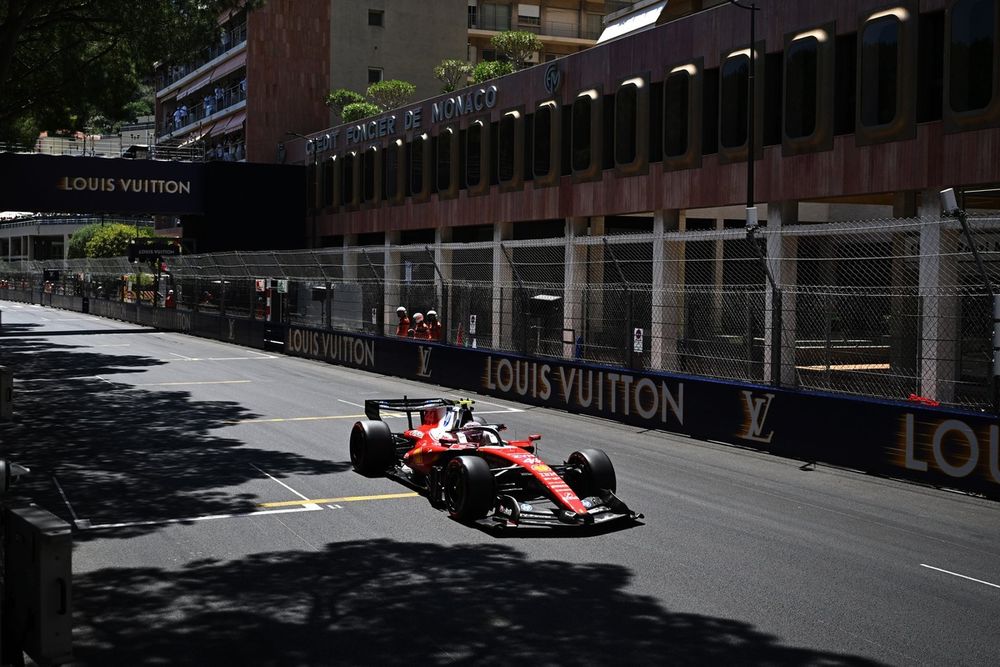 Lewis Hamilton a dû effectué de nombreux changements aérodynamiques sur sa Ferrari en qualifications.
