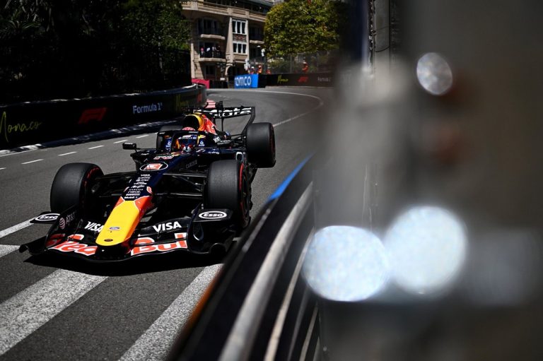 Monaco : Verstappen retrouve son rythme, mais la gestion d’énergie le freine