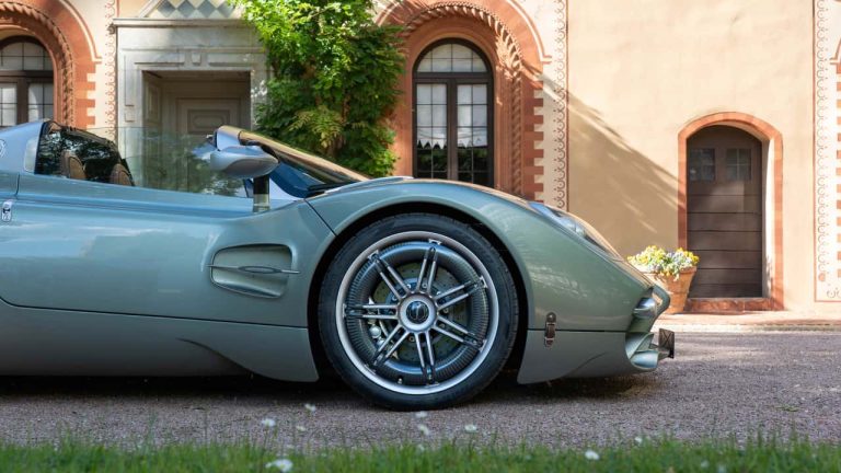 Pagani Utopia Roadster : le pneu devient le cerveau de la voiture