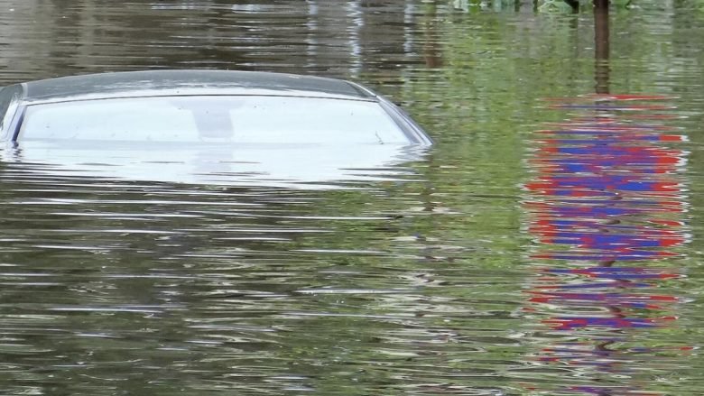 Vendée : une Citroën DS 21 de collection finit sa course dans l’eau