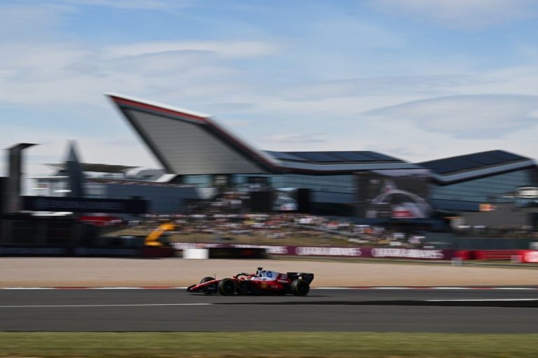 F1 : Leclerc renoue avec la victoire en Grande-Bretagne, Russell et Hamilton sur le podium